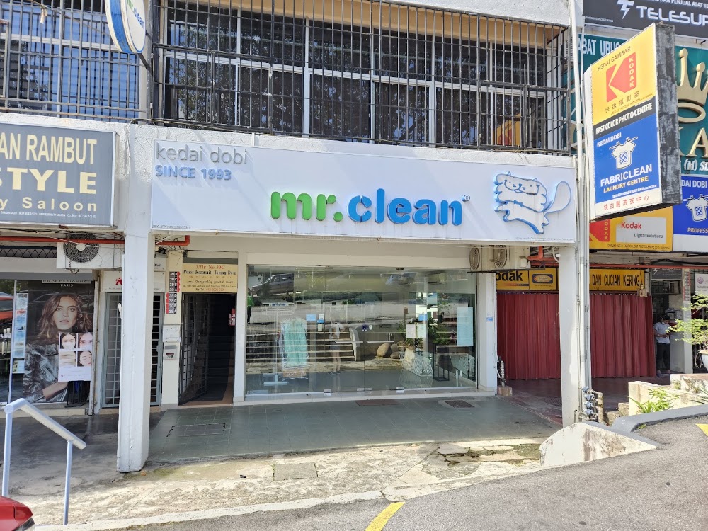 Mr.Clean Taman Desa