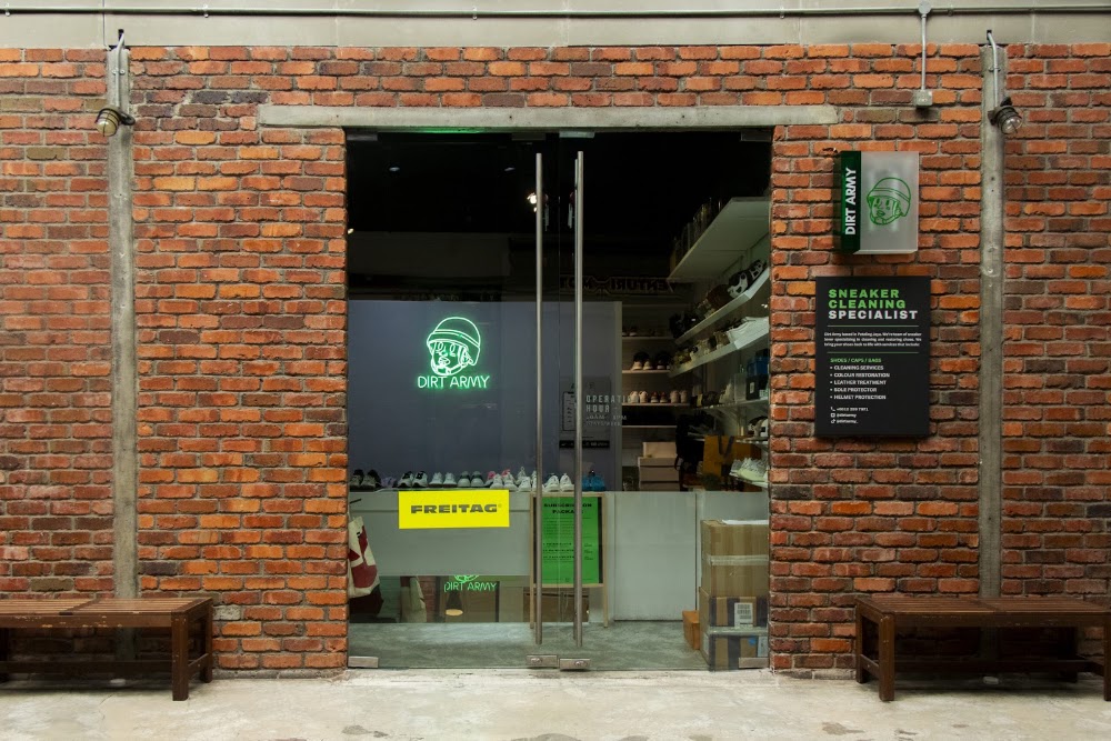 Dirt Army @ The Gasket Alley - Shoes/caps/bags cleaning services
